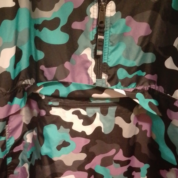 Champion Mens Windbreaker - Black, Purple, Teal Camo - Picture 5 of 5